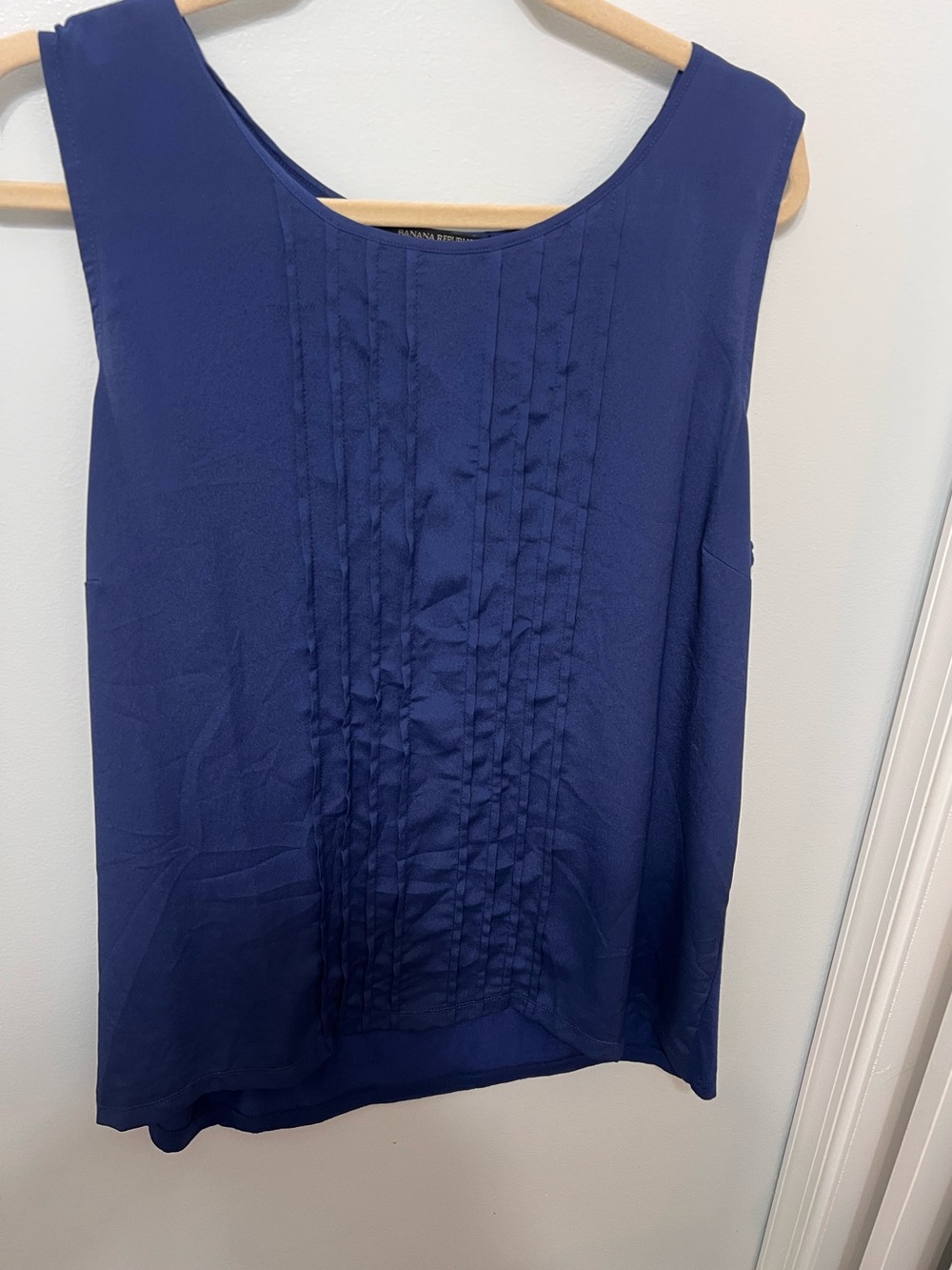 Banana Republic Classic Navy Sleeveless Pintuck Top